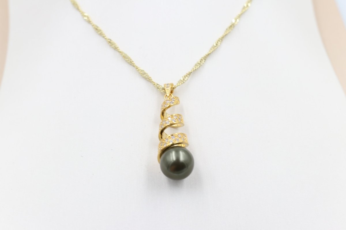 18ct Gold Plated Faux Pearl Pendent