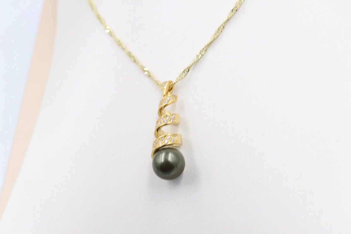 18ct Gold Plated Faux Pearl Pendent