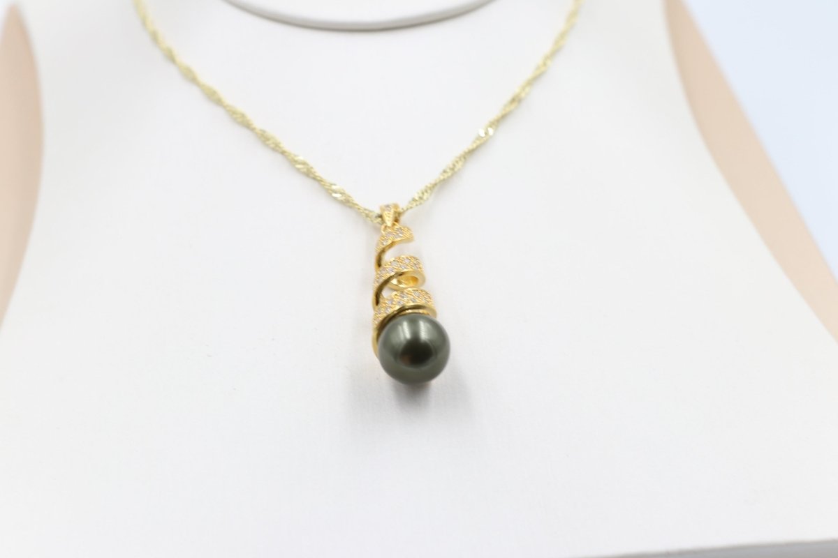 18ct Gold Plated Faux Pearl Pendent