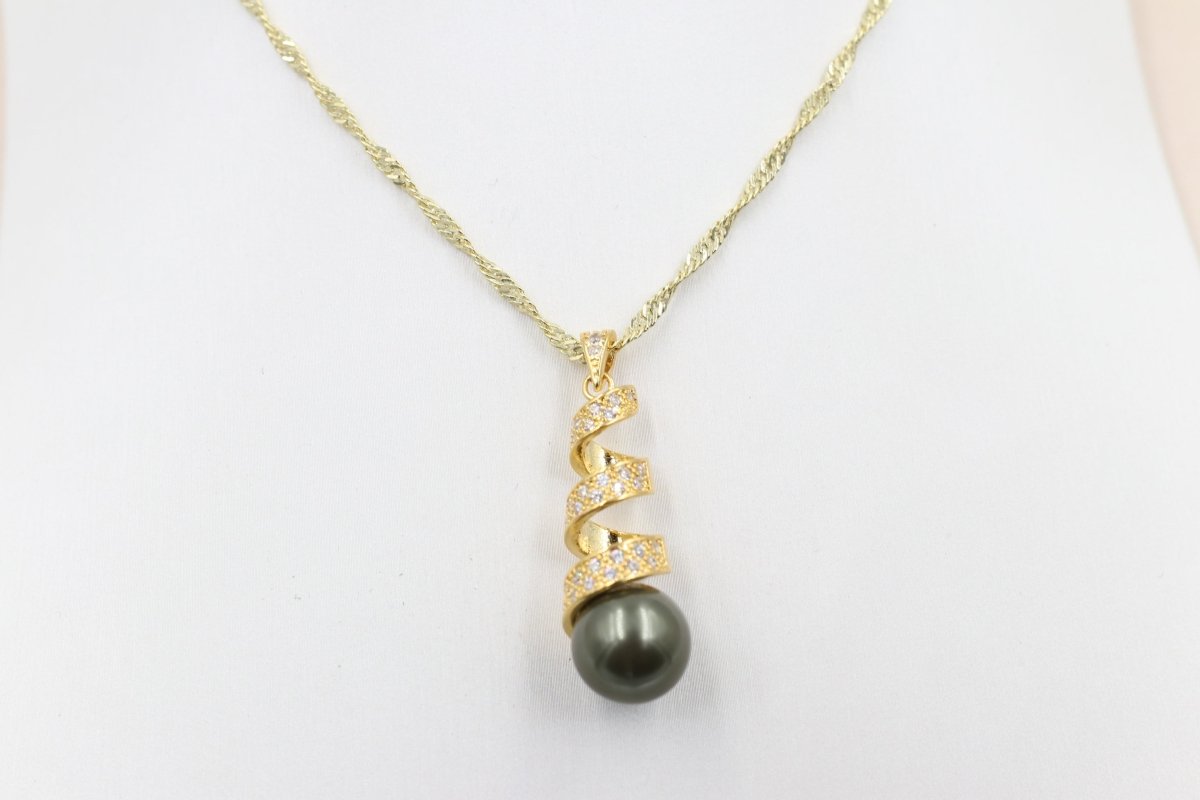 18ct Gold Plated Faux Pearl Pendent