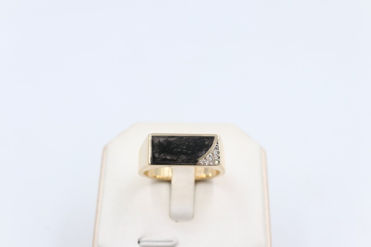 9ct Gold Solid Spectrum and Diamond set ring