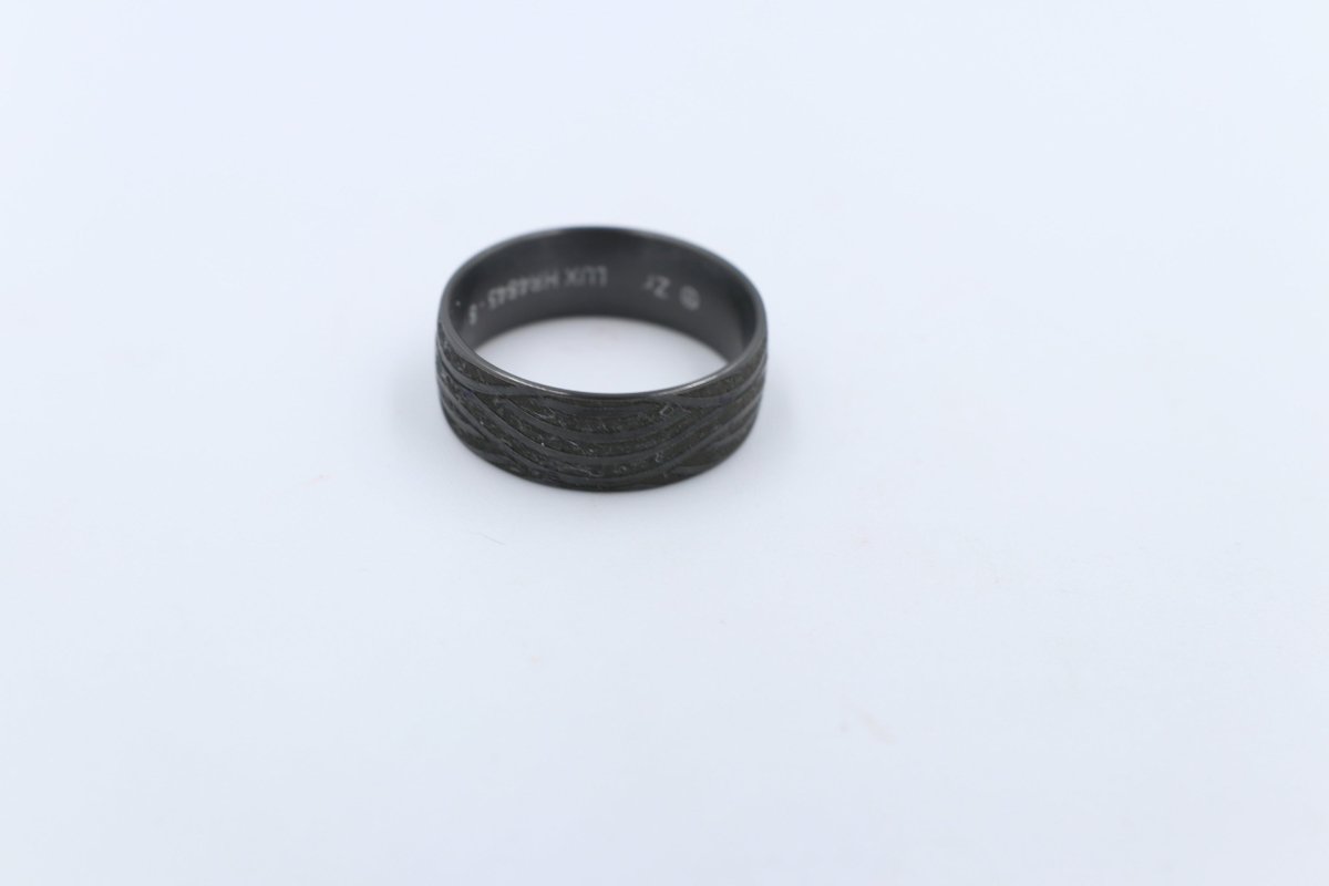 Zirconium Laser patterned ring HR4845/8