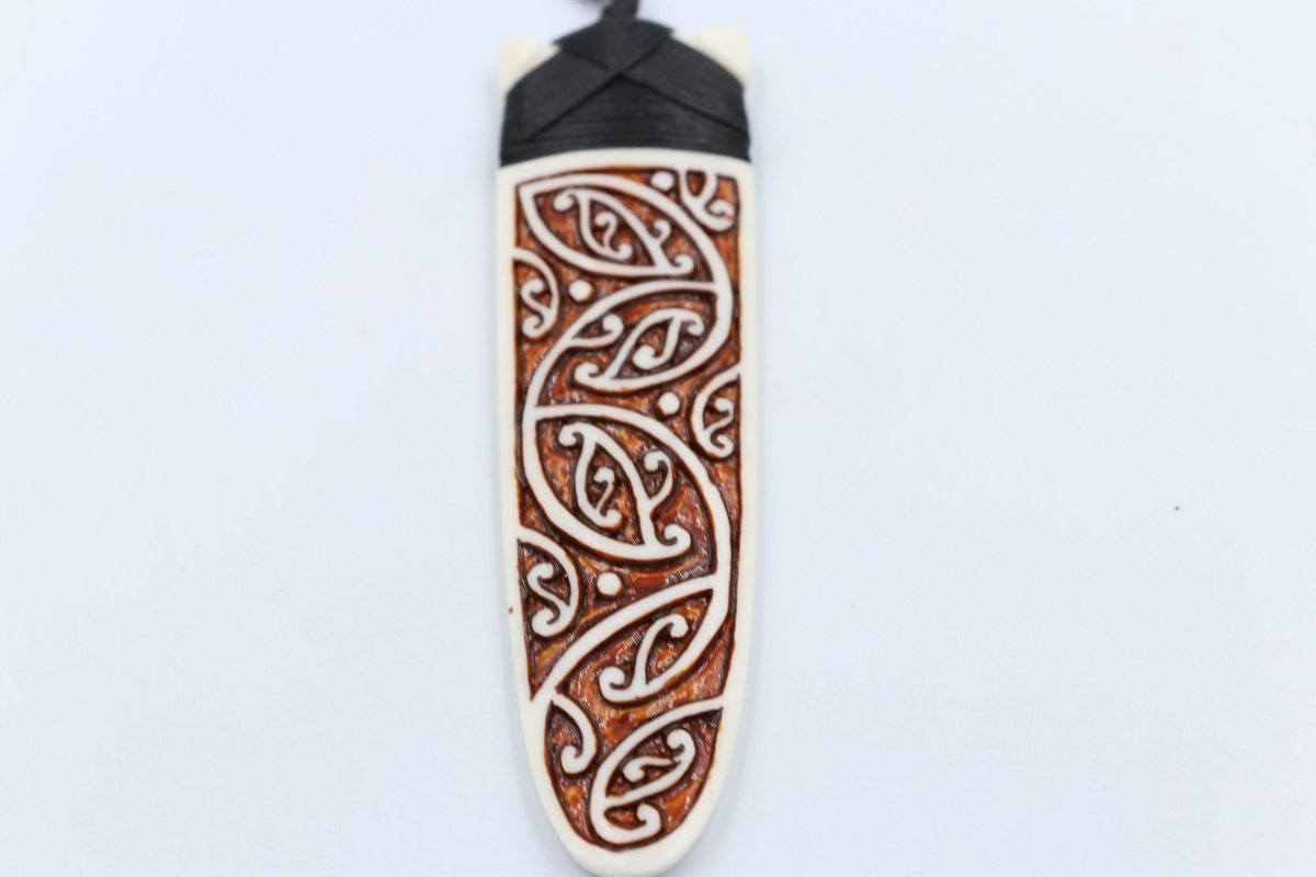 Kowhaiwhai Design Stained Bone Toki BT014