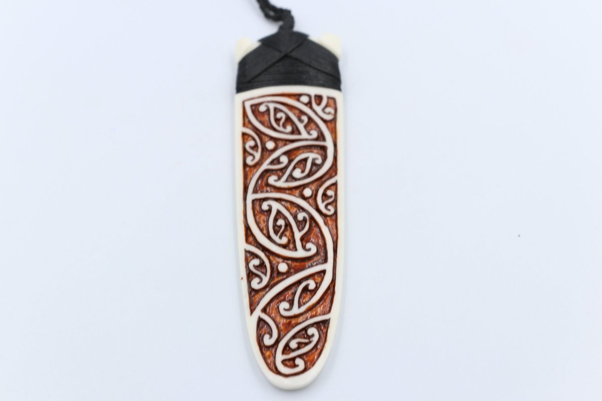 Kowhaiwhai Design Stained Bone Toki BT014