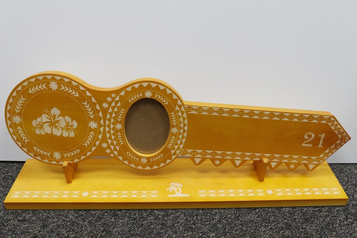 21st Key With Stand Island Design