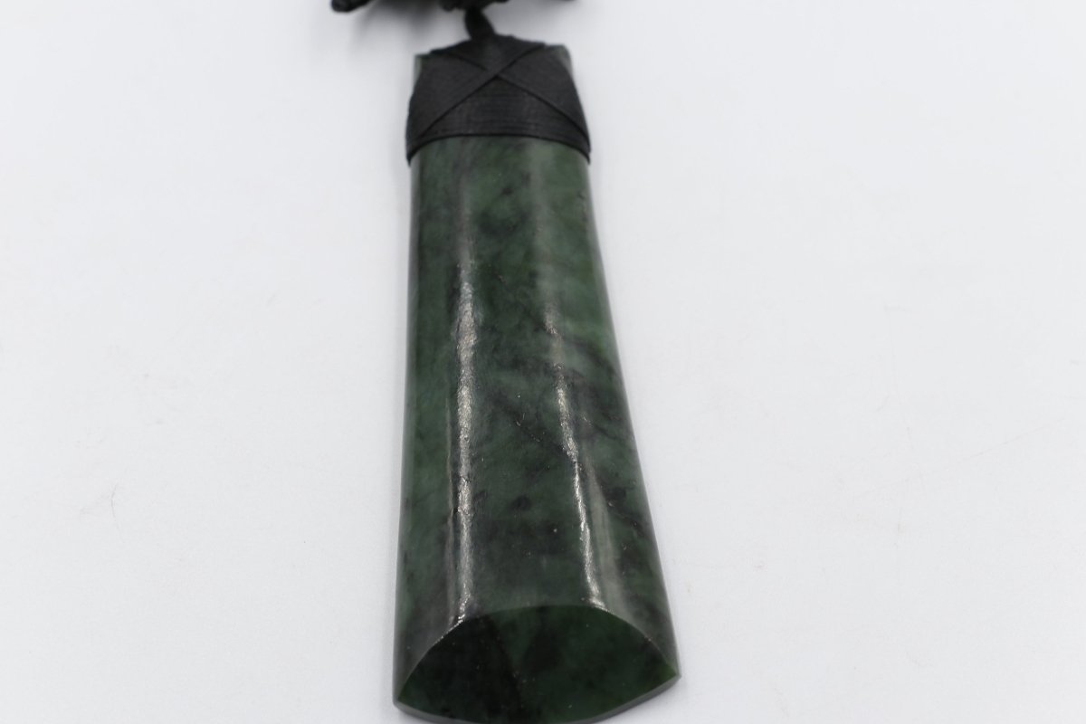 New Zealand  Greenstone Polished Toki FP94L