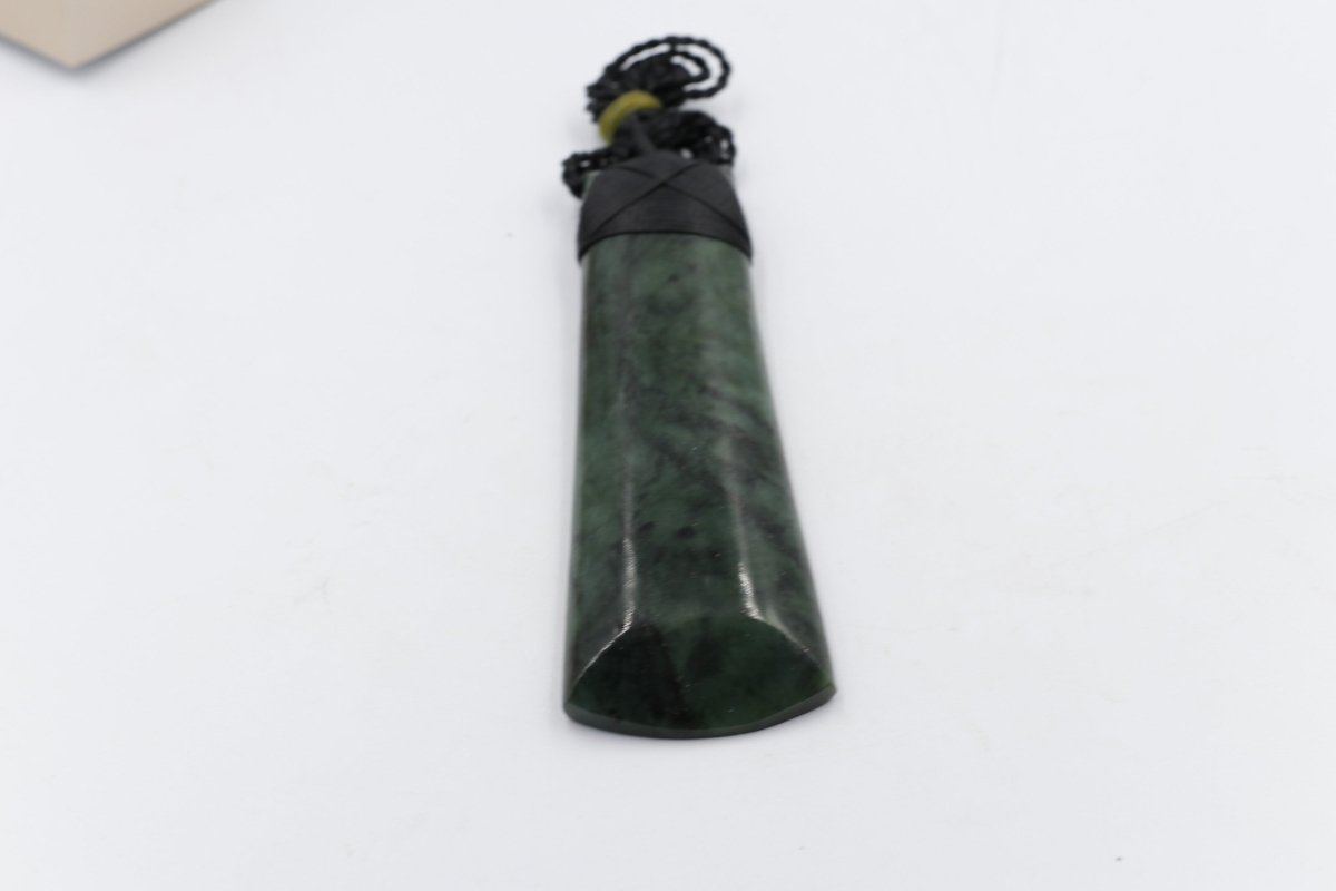 New Zealand  Greenstone Polished Toki FP94L