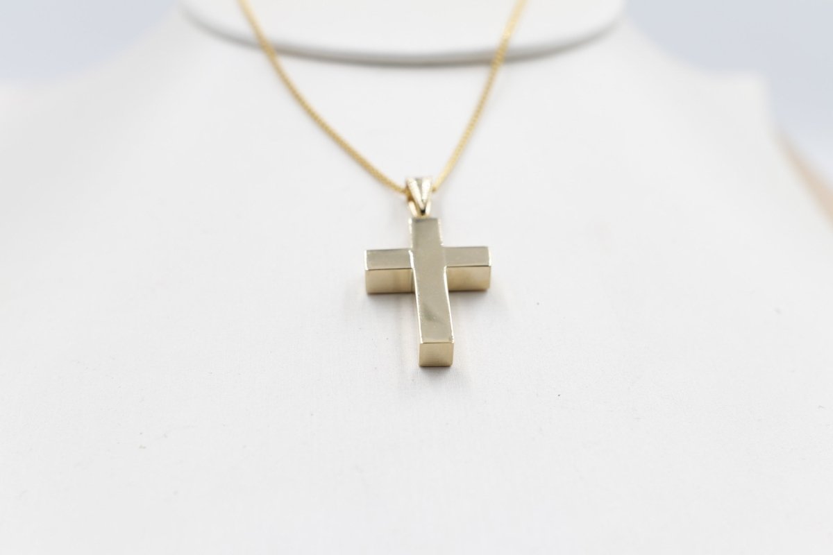 9ct Gold Solid Thick Cross Pendent SJ5p0011