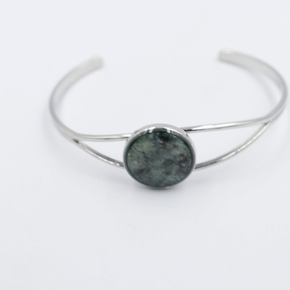 New Zealand Greenstone Silver Plated Bangle BBJ4204BG