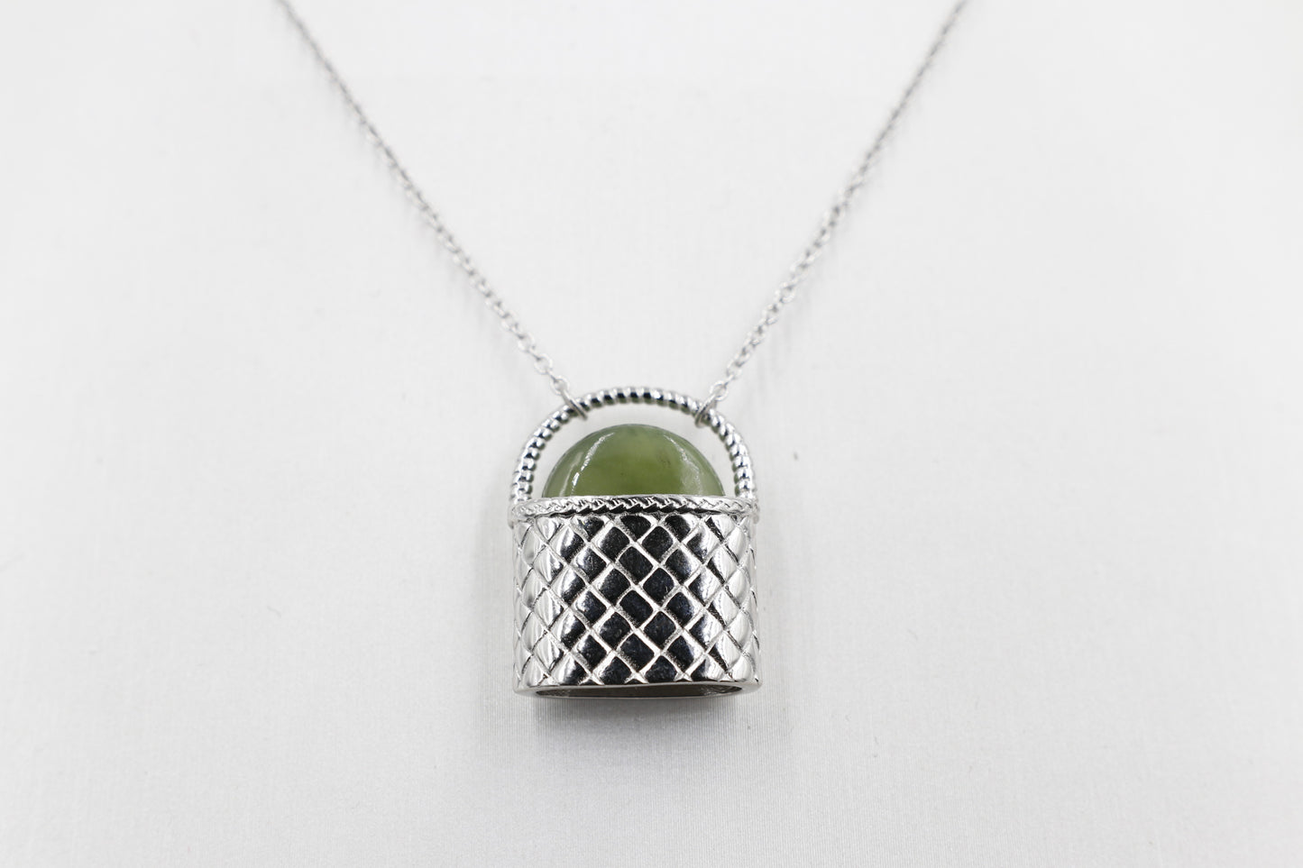 Stg Silver Kete Pendent with Greenstone XP112
