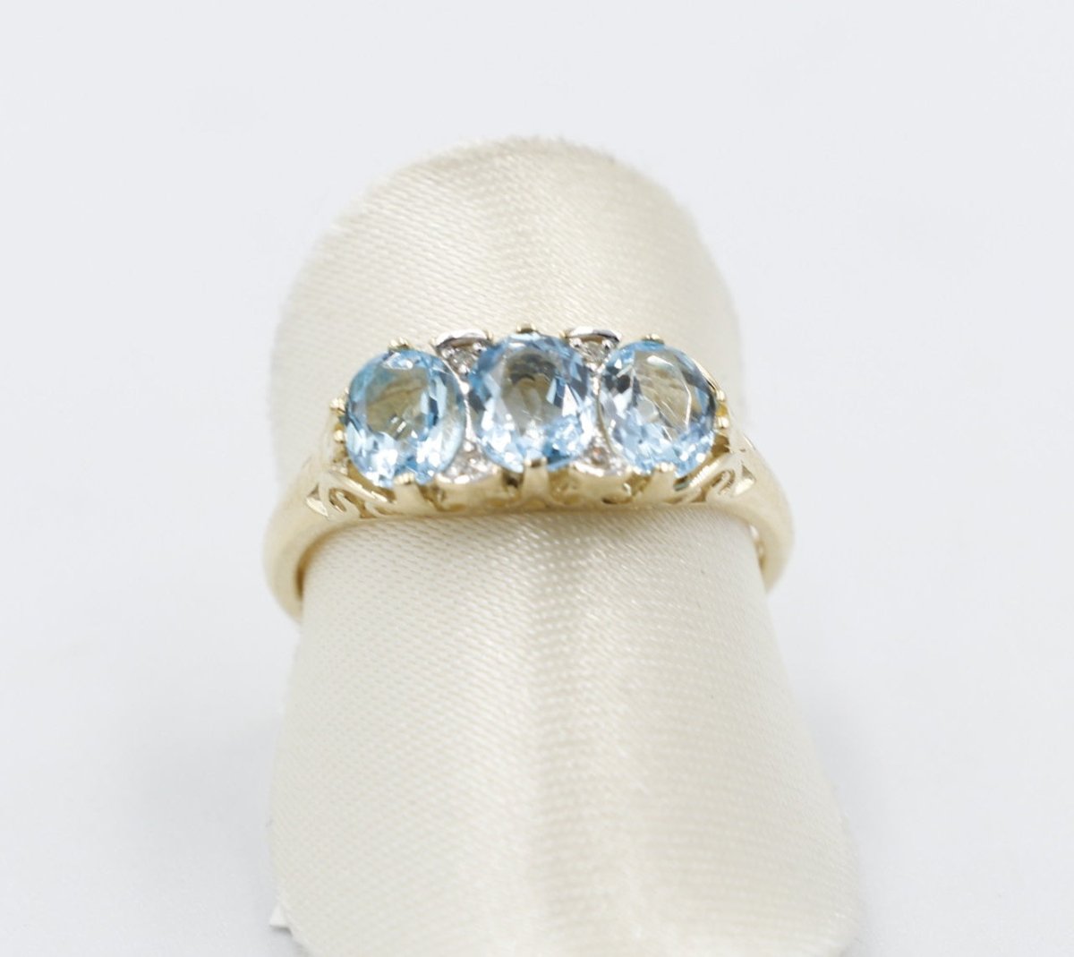 9ct Gold Blue Topaz & Diamond ring SYR7986BT