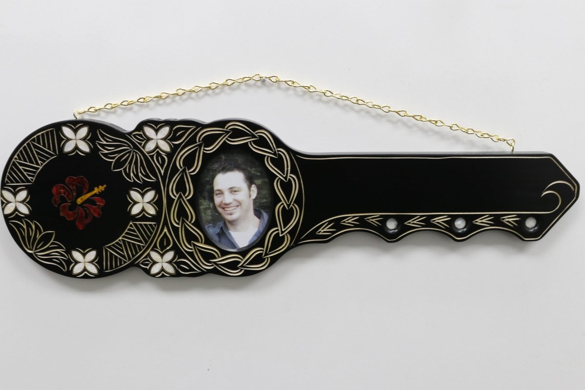 Native New Zealand Wooden 21st key with Hibiscus WM438SJ2H