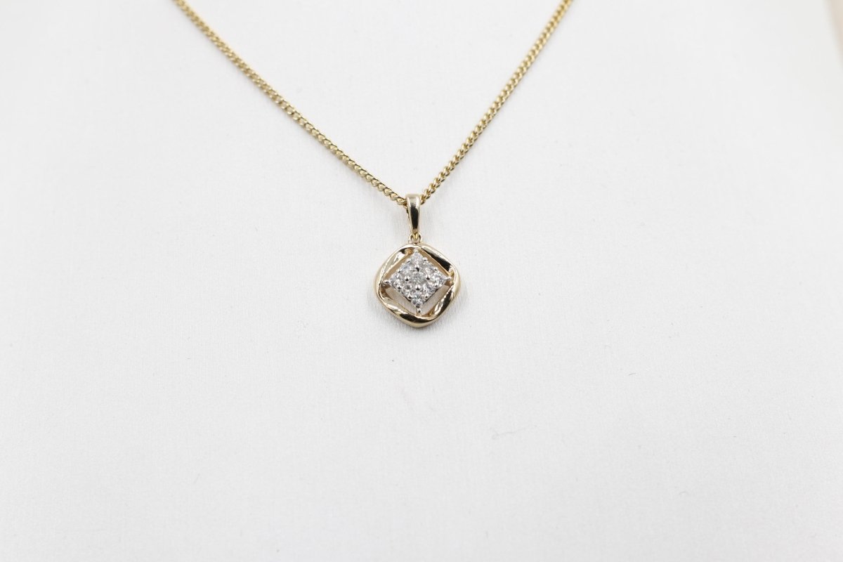 10K Gold Diamond Pendent TDW 0.15ct