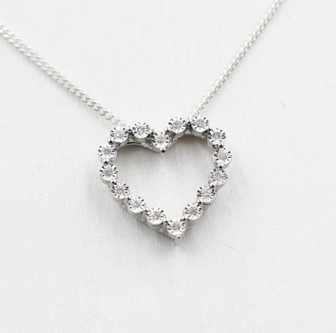 10K White Gold Diamond Pendent TDW 0.08ct