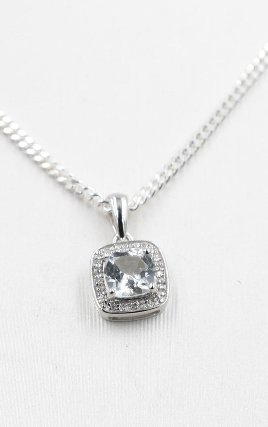 9ct White Gold Cushion Aquamarine & Dia 5P0123