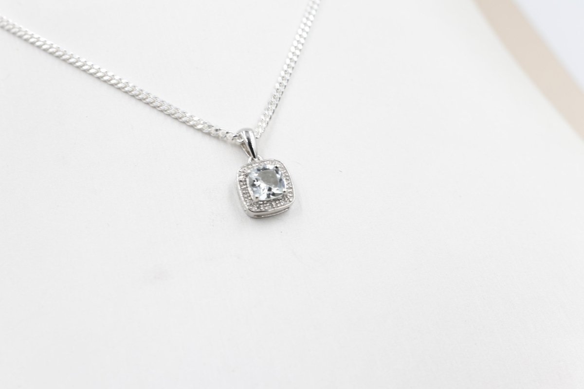 9ct White Gold Cushion Aquamarine & Dia 5P0123