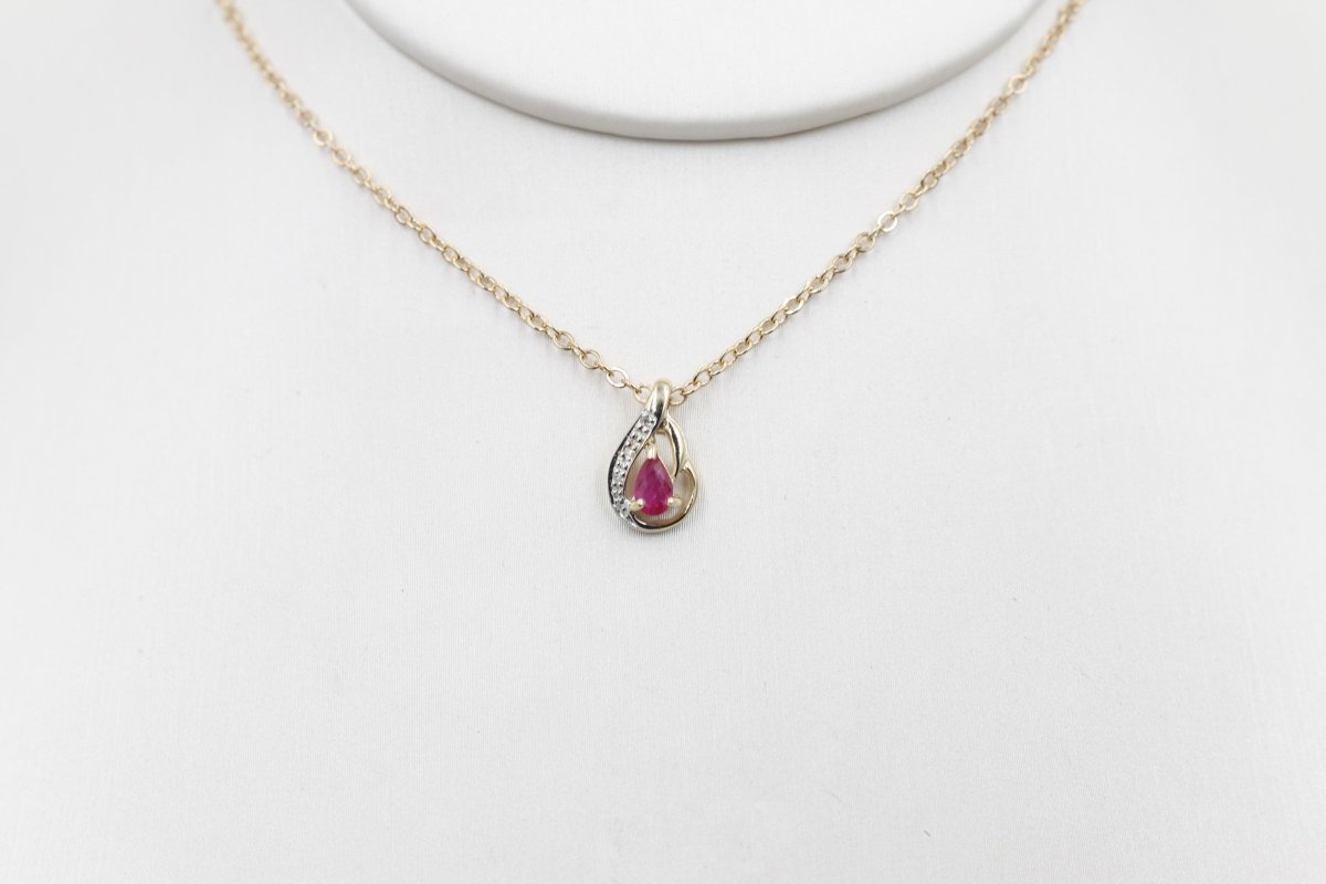 9ct Gold Ruby And Diamond Pendent 5P01278