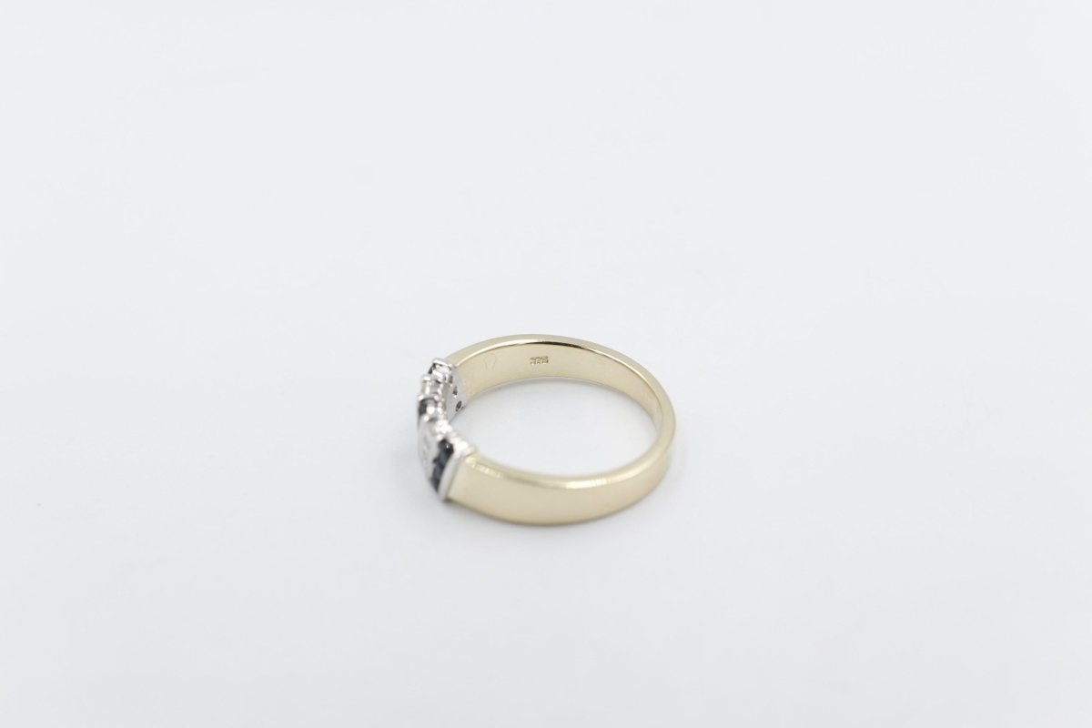 9ct Gold Genuine Sapphire & Diamond ring