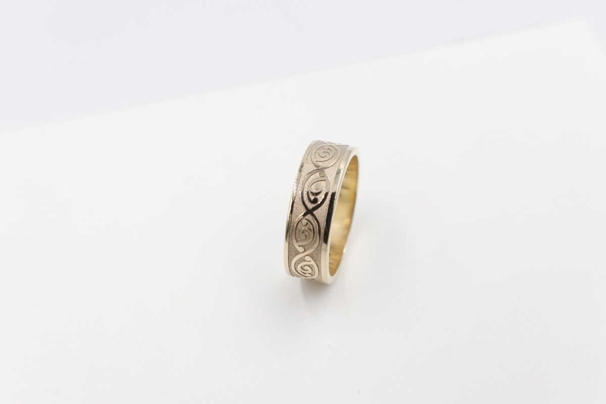 9ct Gold Solid Band with NZ Design 7mm FR5250G