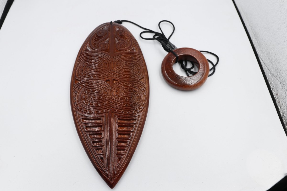 Wooden Pūrerehua-Bull Roar