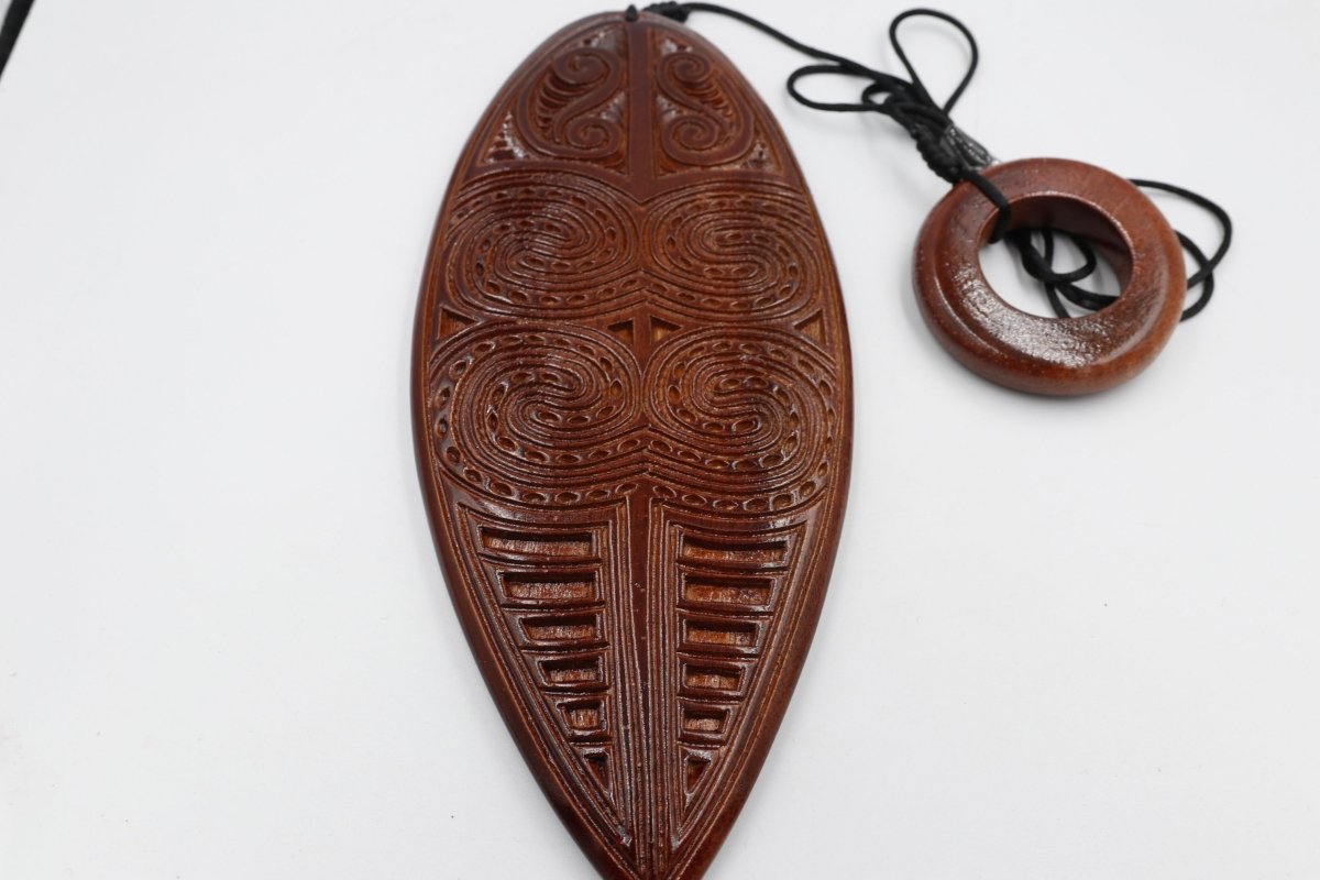 Wooden Pūrerehua-Bull Roar