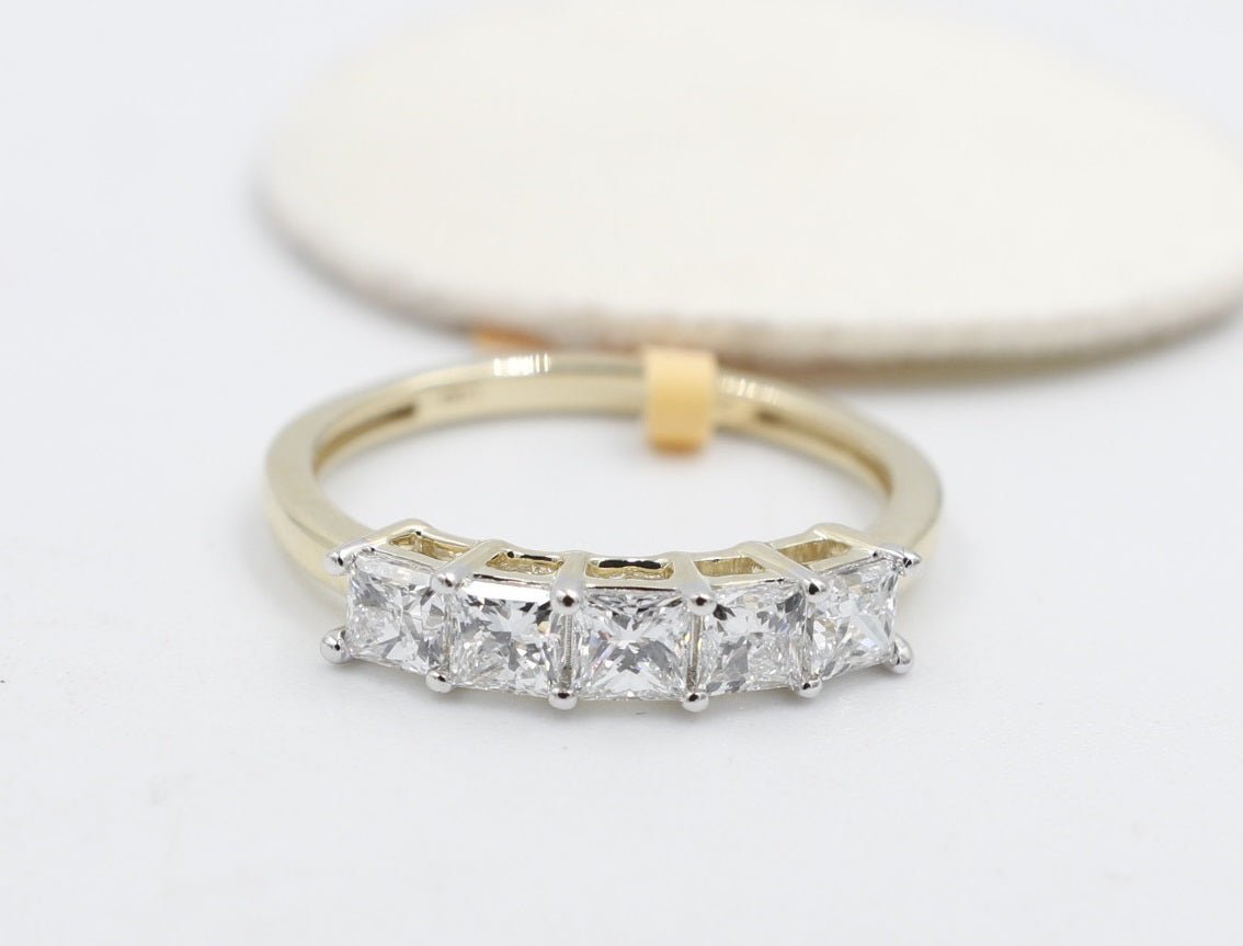 10ct Yellow Gold Lab Grown Diamond One carat Ring