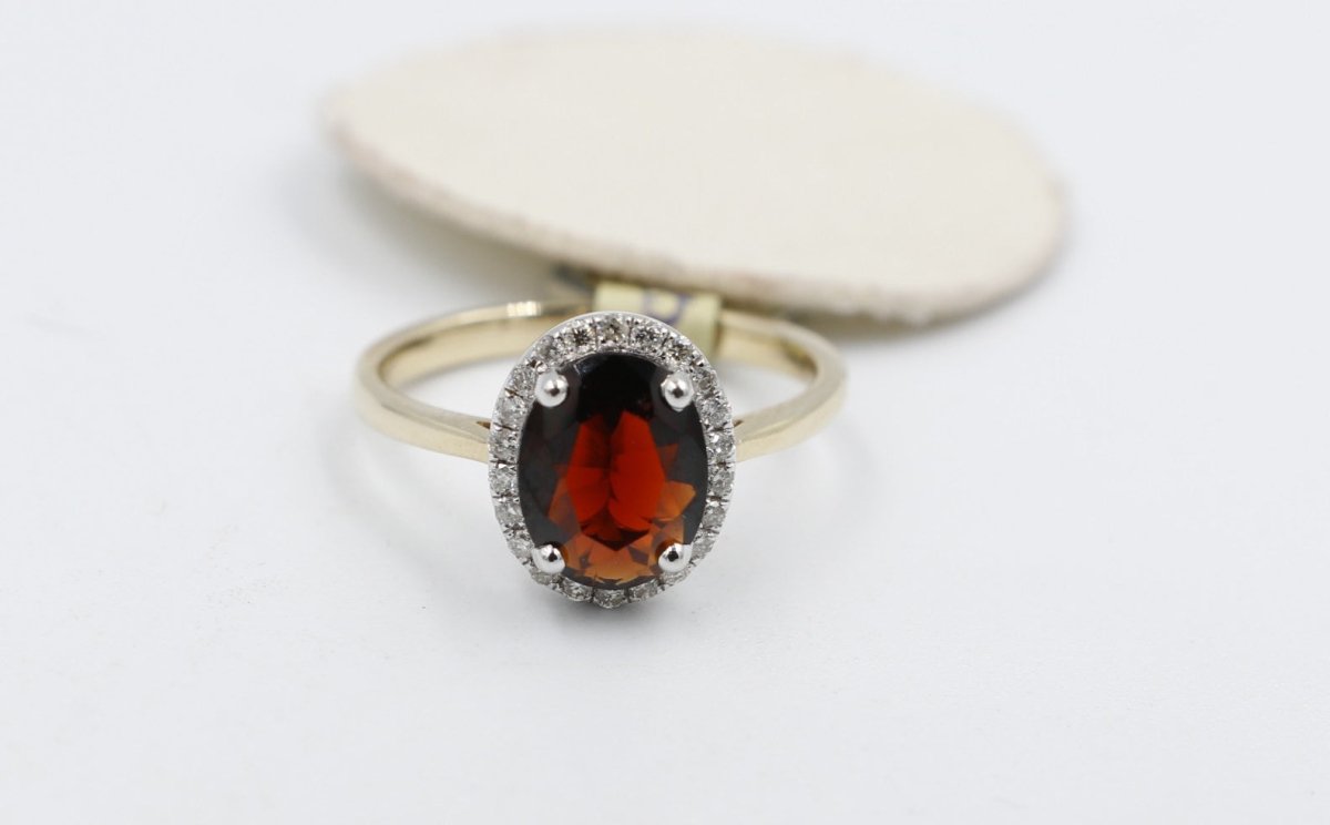 9ct Gold Garnet and Diamond Ring SYR7258