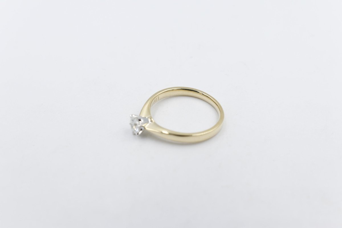 9ct Gold with White Gold Claws 0.37ct Solitaire Ring SYR8151