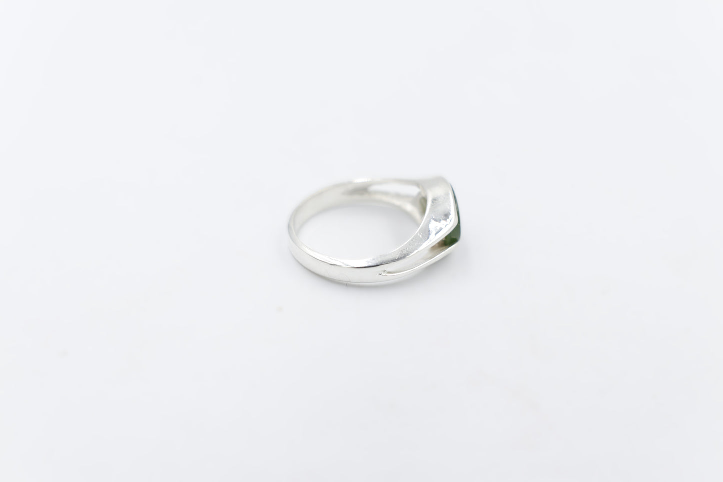 Stg Silver Ring with Greenstone ALX369