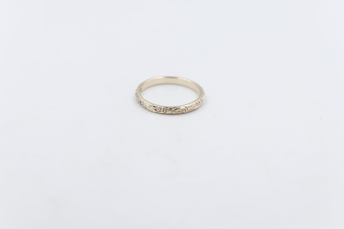 9ct Gold Antique Wedding Band J1258 2.3mm