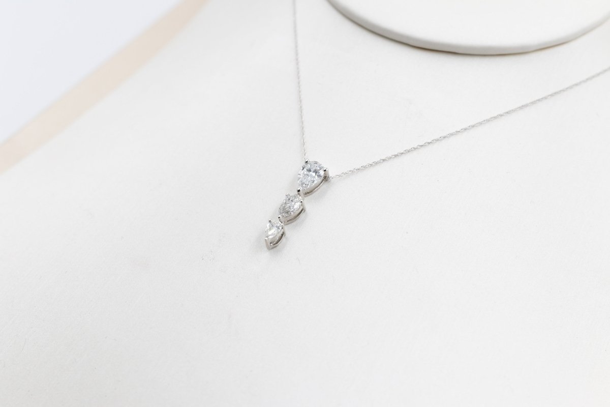 14ct White Gold Lab Grown Pear Diamond pendent TDW 1ct