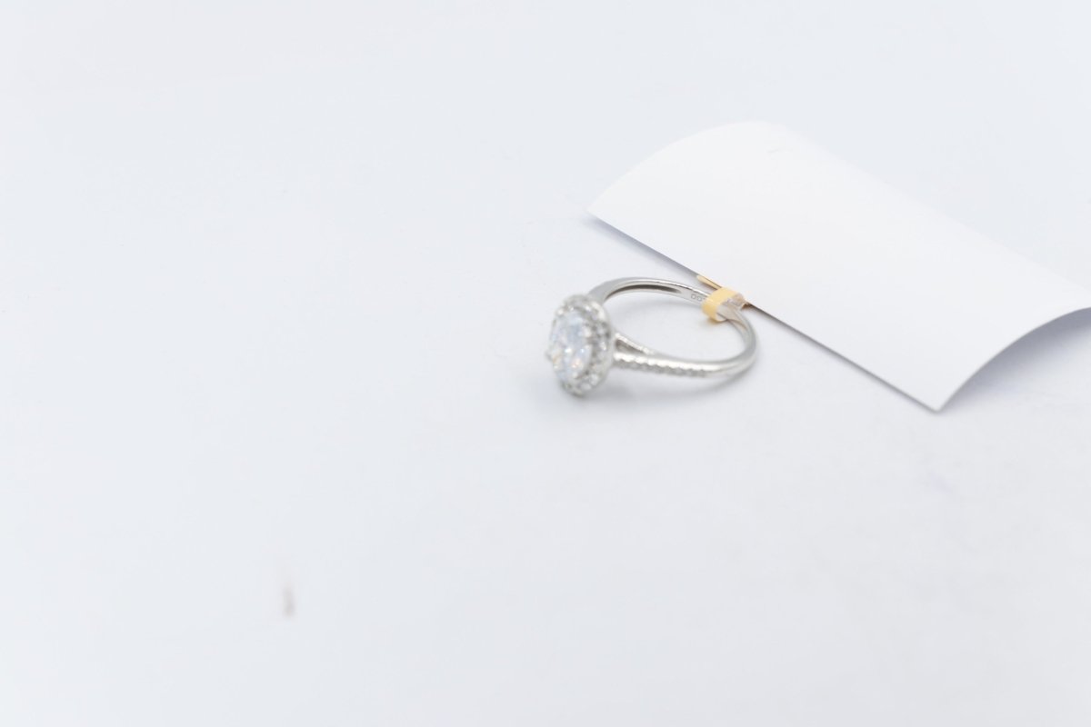14ct white Gold Lab Grown Oval Diamond carat Ring 1.25ct