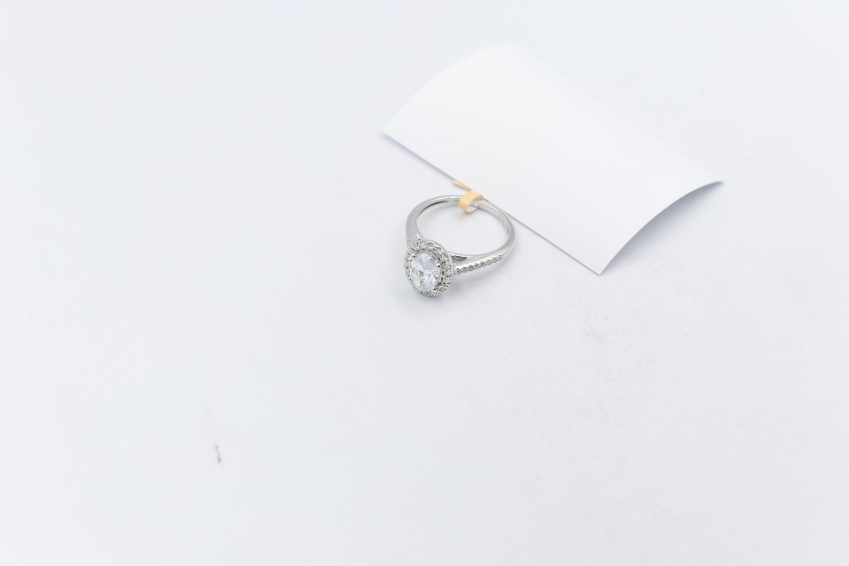 14ct white Gold Lab Grown Oval Diamond carat Ring 1.25ct