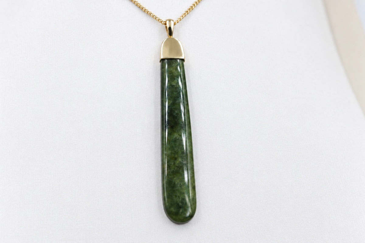 9ct Gold Set New Zealand Greenstone  SJ108