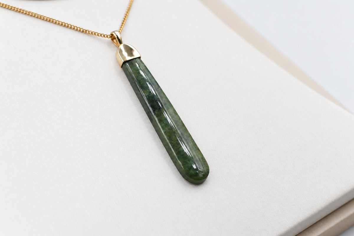 9ct Gold Set New Zealand Greenstone  SJ108