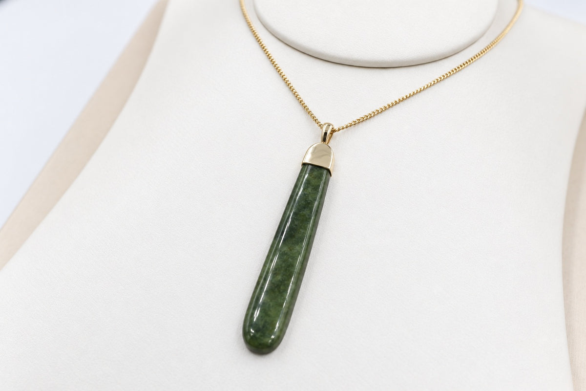 9ct Gold Set New Zealand Greenstone  SJ108