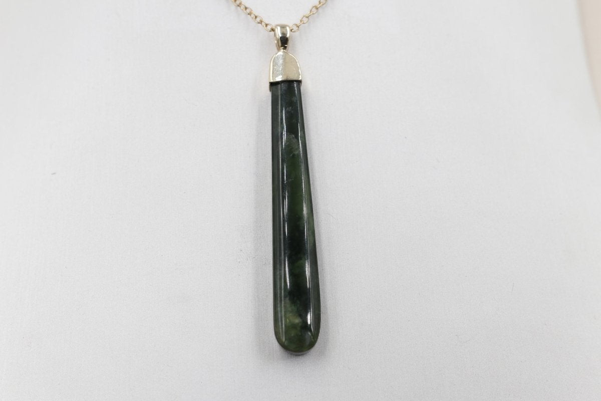 9ct Gold Set New Zealand Greenstone  SJ108