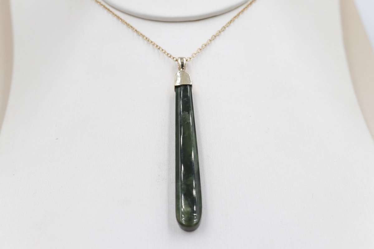 9ct Gold Set New Zealand Greenstone  SJ108