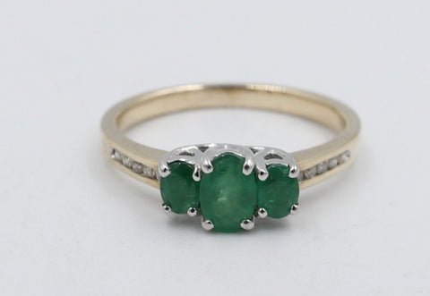 9ct Gold 3 stone Genuine Emerald & Diamond ring SYR2991