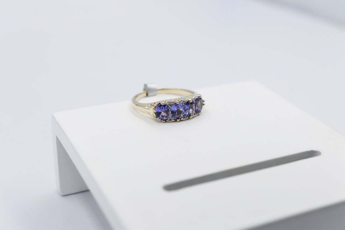 9ct Gold Tanzanite & Diamond ring SYR7993T