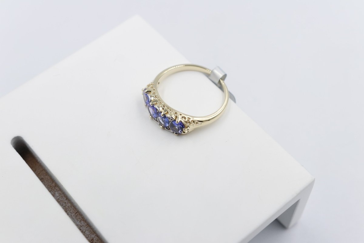 9ct Gold Tanzanite & Diamond ring SYR7993T