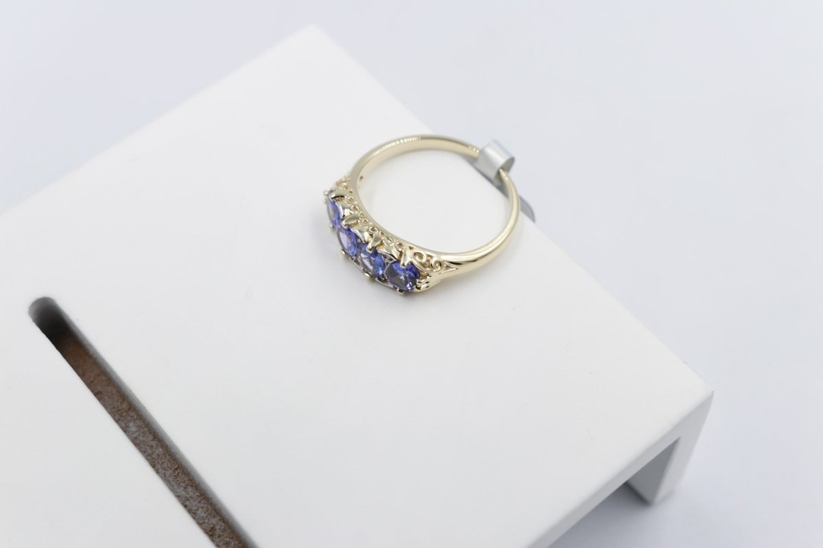 9ct Gold Tanzanite & Diamond ring SYR7993T