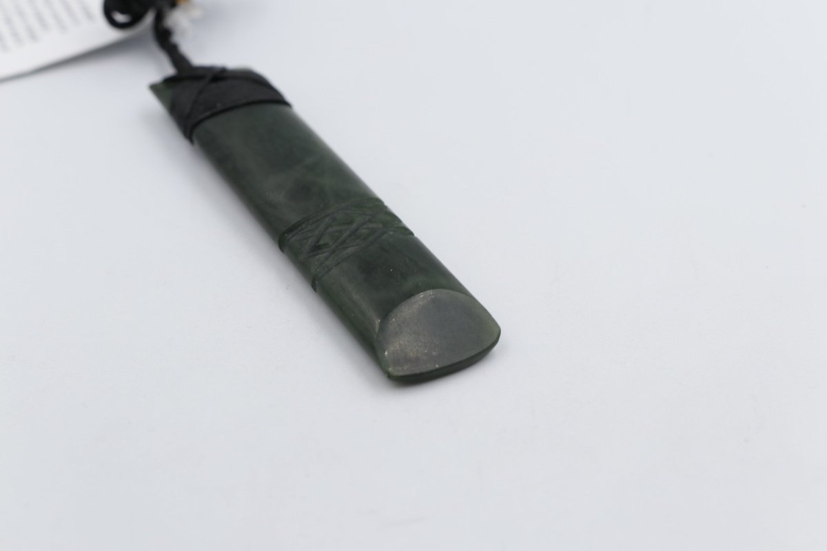 New Zealand Greenstone Toki WT102
