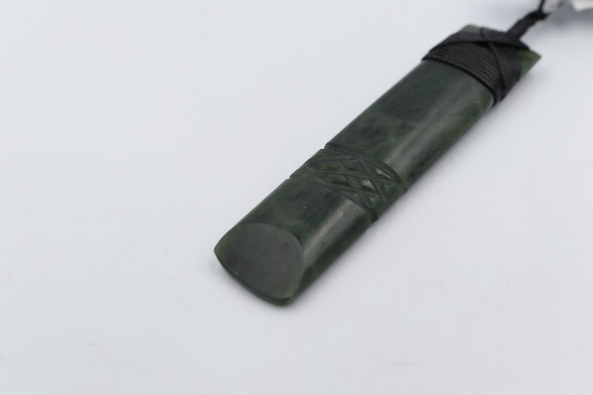 New Zealand Greenstone Toki WT102