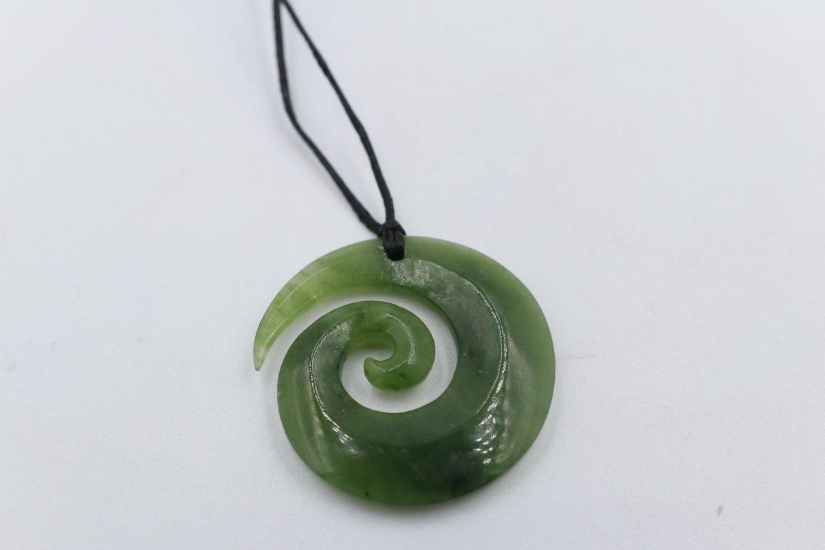 9ct Gold Set New Zealand Greenstone Koru 32mm