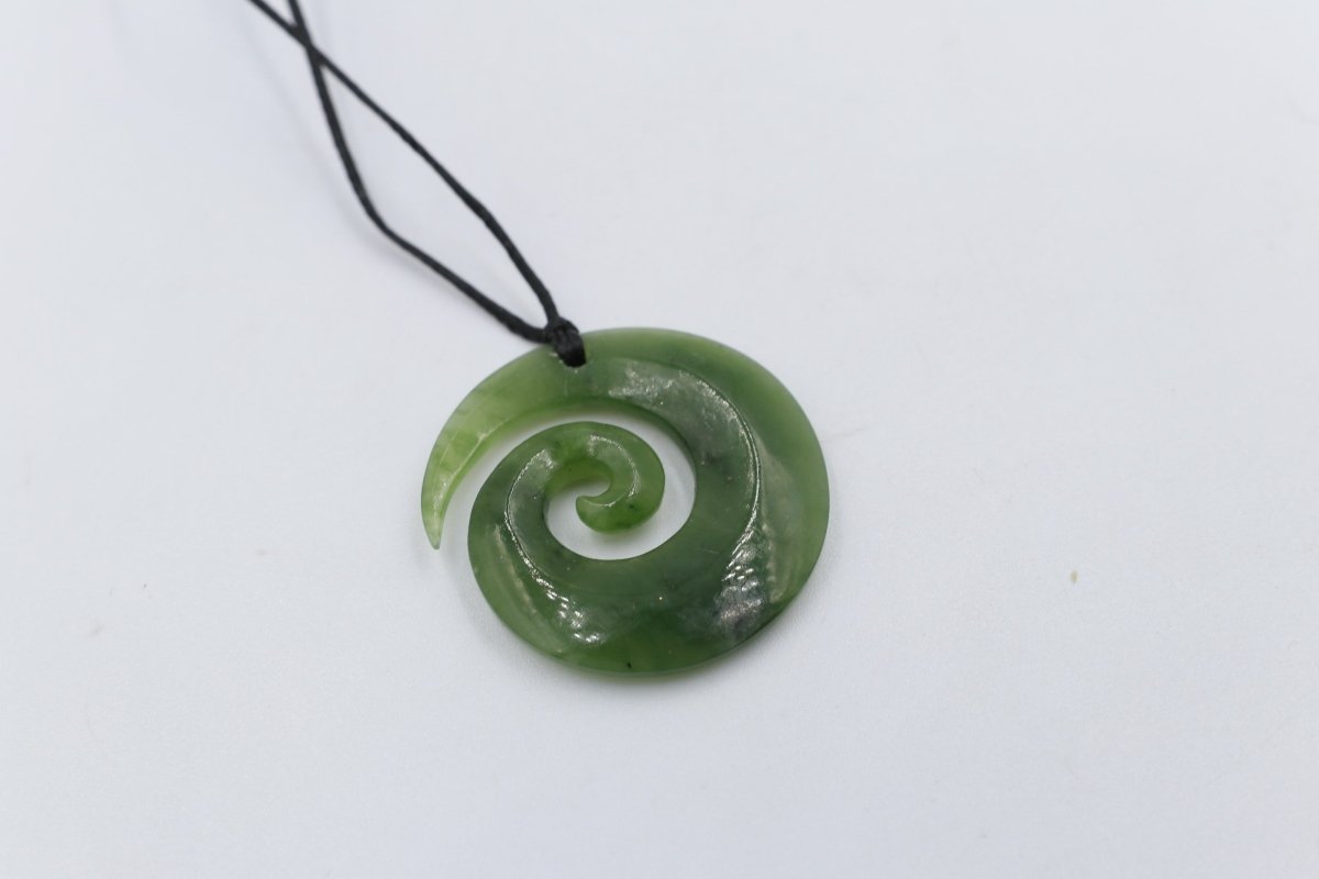 9ct Gold Set New Zealand Greenstone Koru 32mm