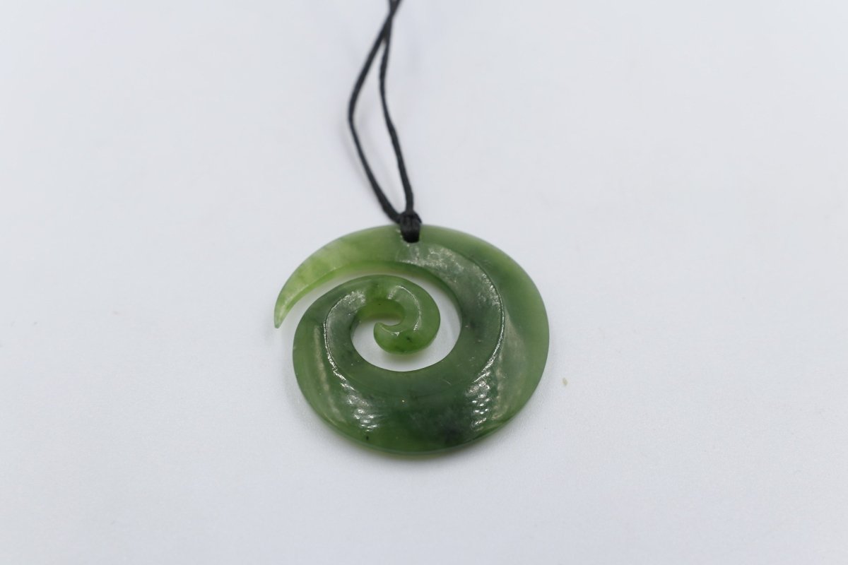 9ct Gold Set New Zealand Greenstone Koru 32mm