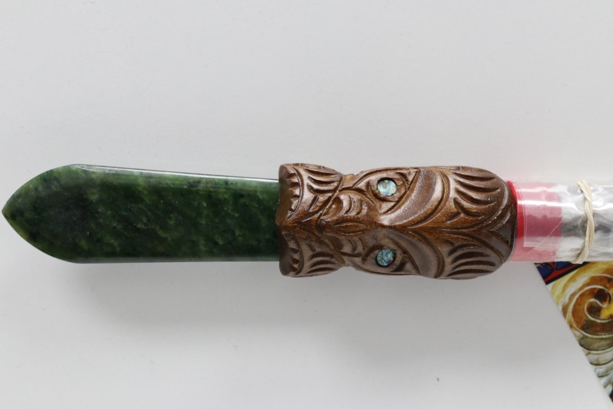New Zealand Made Wooden and Greenstone Full Size Taiaha WM978J