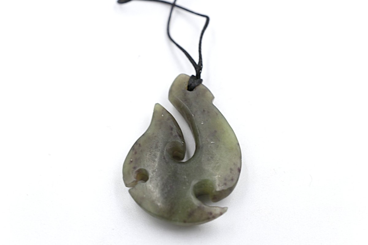New Zealand Greenstone Fish Hook WGNZOHOR423045