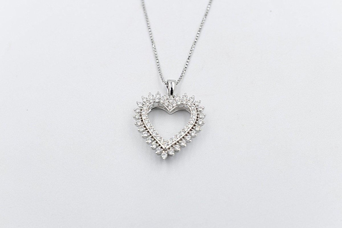 10K White Gold Diamond Heart Pendent SKP25072